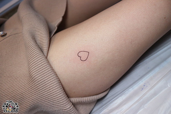 名古屋　タトゥー　女性